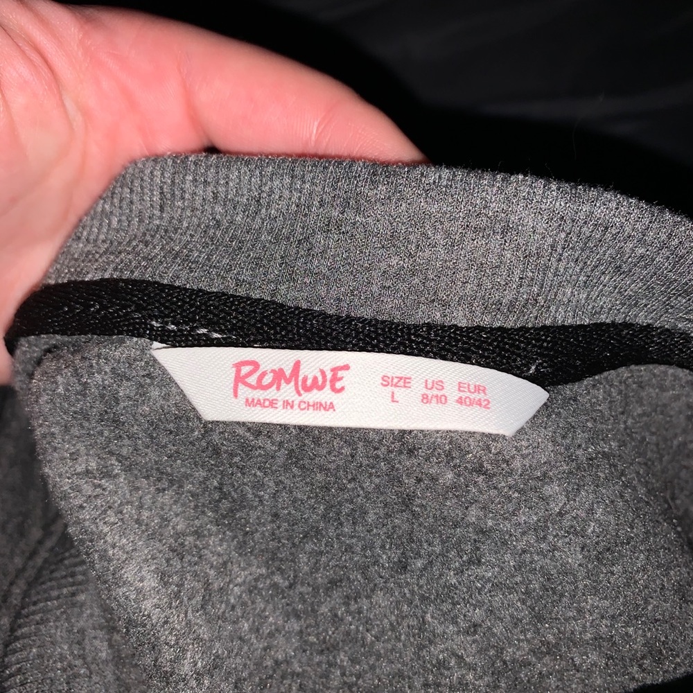 Crewneck - Picture 2 of 3
